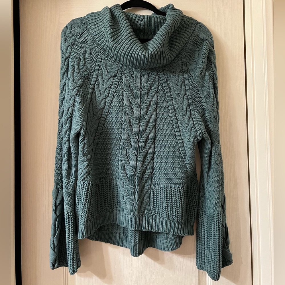 Express turtleneck sweater size small, minimal wear.